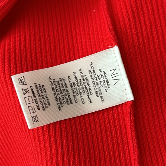 NIA Red Ribbed Skirt/Top Set Small - Picture 9 of 16